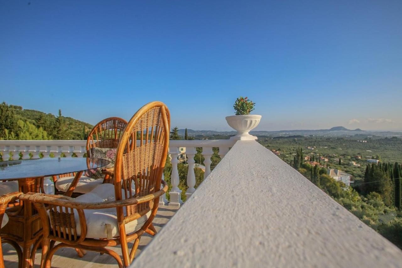 Vila Kalielaia Mouzákion Exteriér fotografie